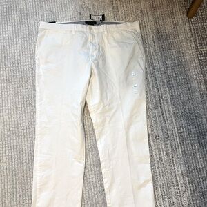 NWT !!
Tommy Hilfiger The Flex Regular Fit Stretch White Dress Pants